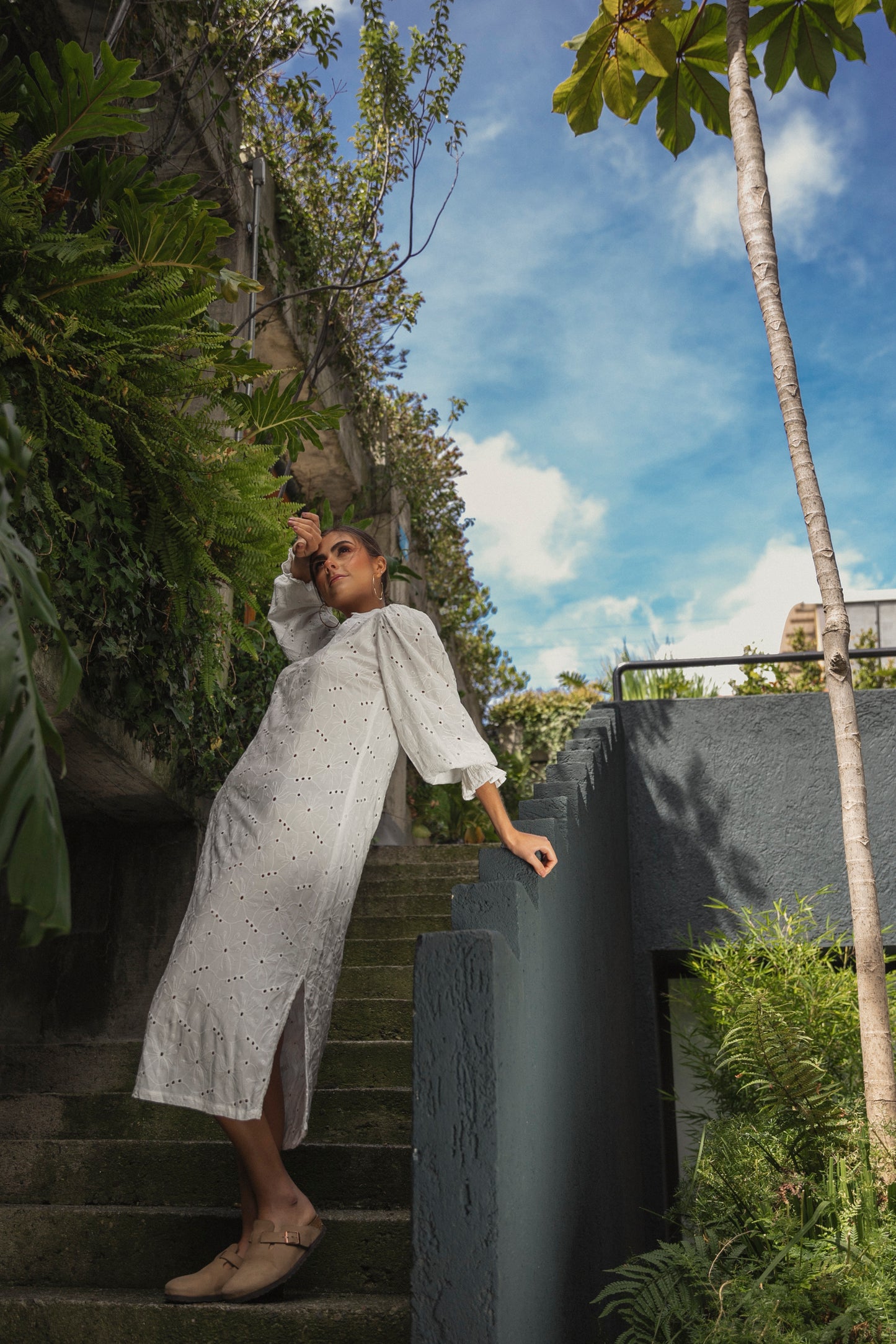 VESTIDO MIDI OJALILLO